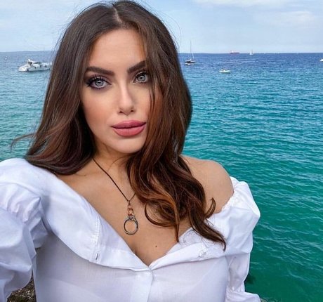 Ylenia Bevelacqua xxxスター 写真