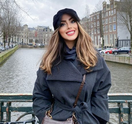 Ylenia Bevelacqua ポルノスター ギャラリー