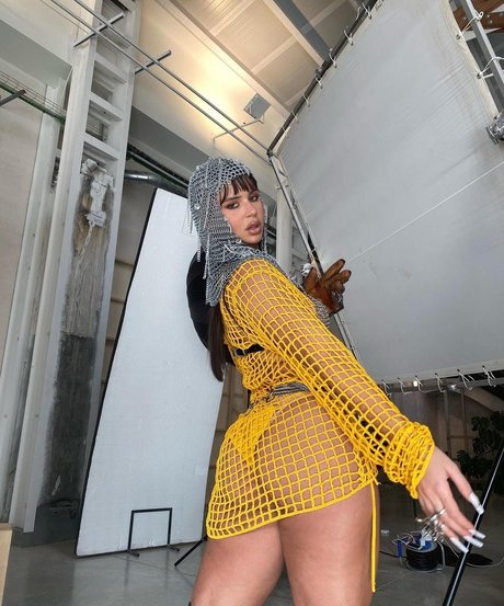 DMオンリーファン アートヌード 画像