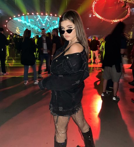 ポッグセルフィーオンリーファン セクシー 画像