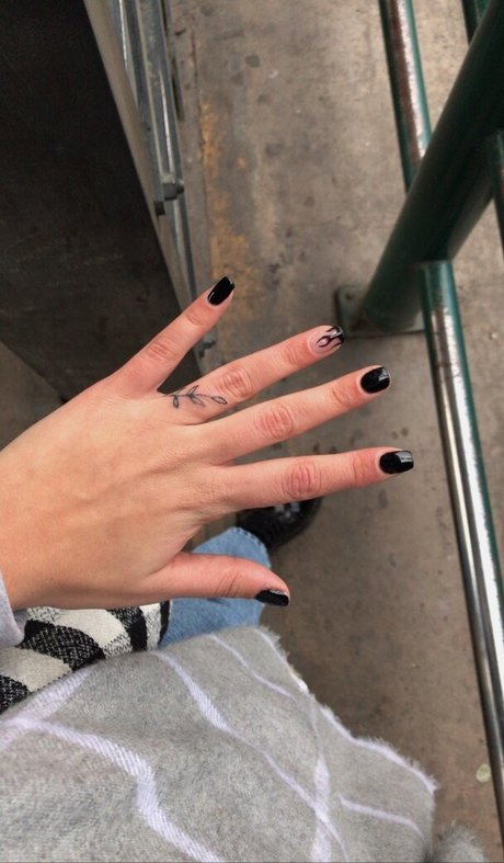 belonly アート女優 ギャラリー