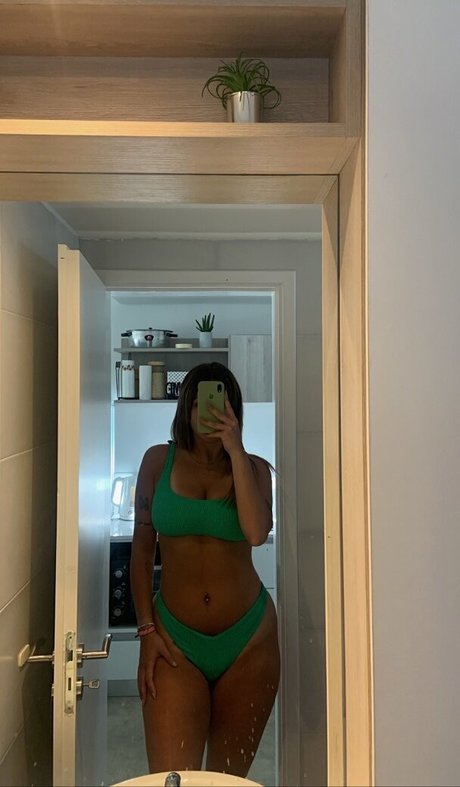 belonly ポルノ女優 画像