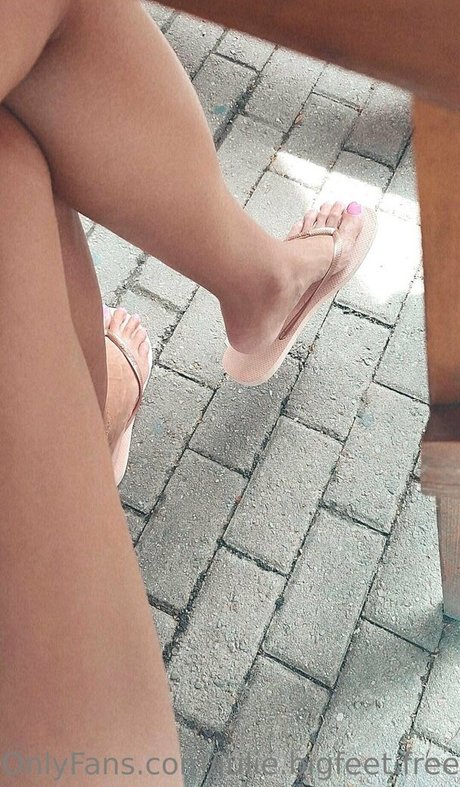 julie bigfeet free 完璧なモデル 写真