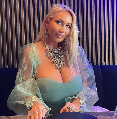 Mara Traversi ヌードのポルノスター 写真