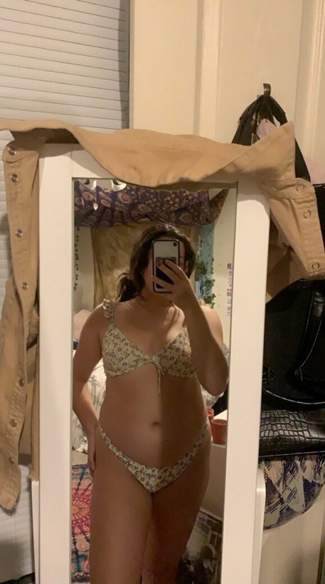 ラテン系熟女オンリーファンズ アート裸 写真