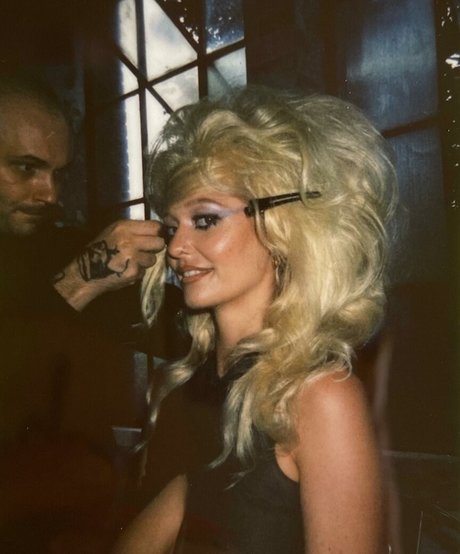 Poppyy Hopson 美しいポルノスター 写真