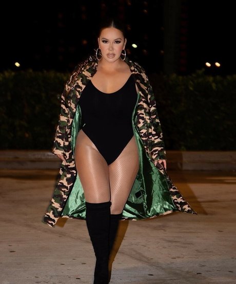 Janney Marin Rivera かわいいスター 写真