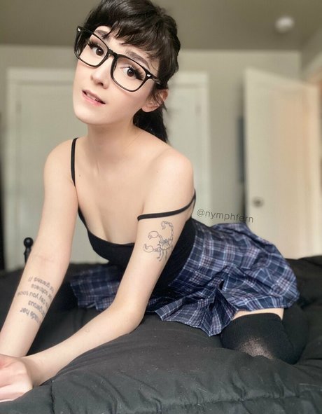 ivyaura セクシーなポルノスター 画像