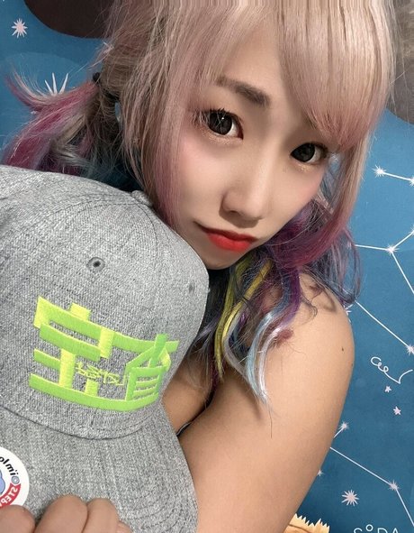 巨乳の熟女オンリーファンズ ホット裸 写真