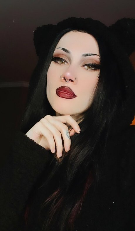 sabrinadraconiafree ポルノスター 裸 画像