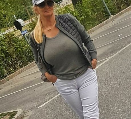 ナチュラルガールズオンリーファン ホット 画像