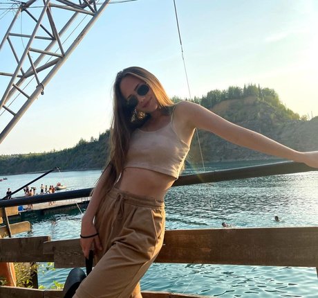 alena shuvaeva 限定モデル 写真