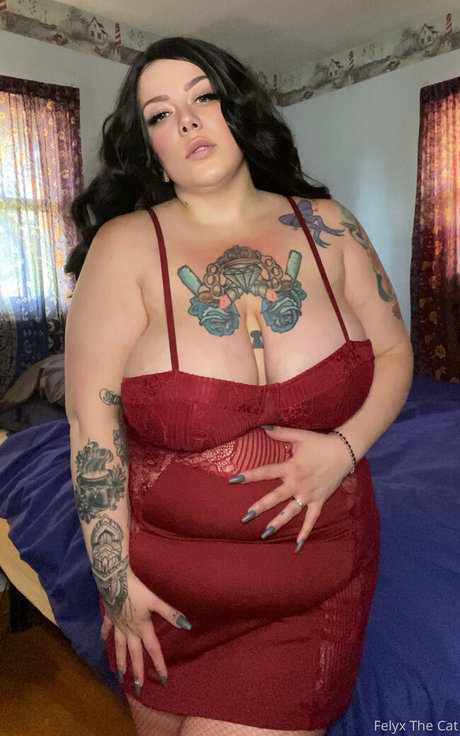 18歳のオンリーファンズ ホット 写真