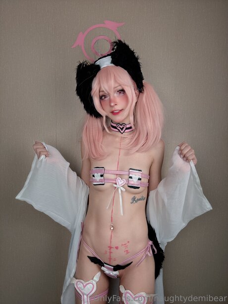 Naughtydemibear 完璧なモデル 画像