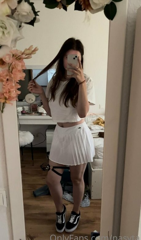 巨乳ラテン系オンリーファンズ ヌード 写真