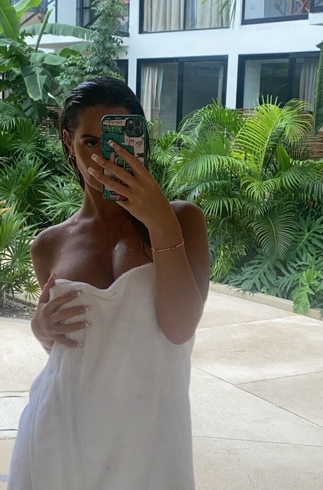 Notbadforagirl セクシーモデル 写真