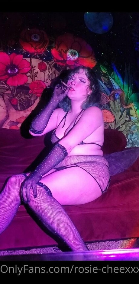 rosie cheexxx ポルノスター ヌード ギャラリー