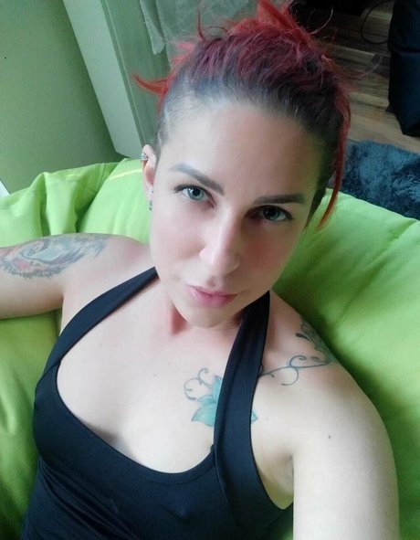 ラテン系熟女オンリーファンズ ホット 写真