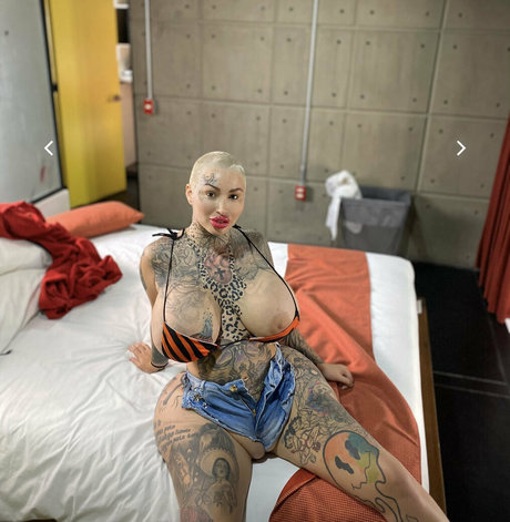 アジアの有名なオンリーファンズ 美しい 写真