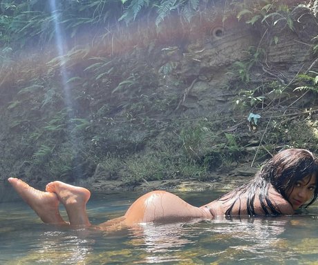 フェイシャルオンリーファンズ 美しい 写真