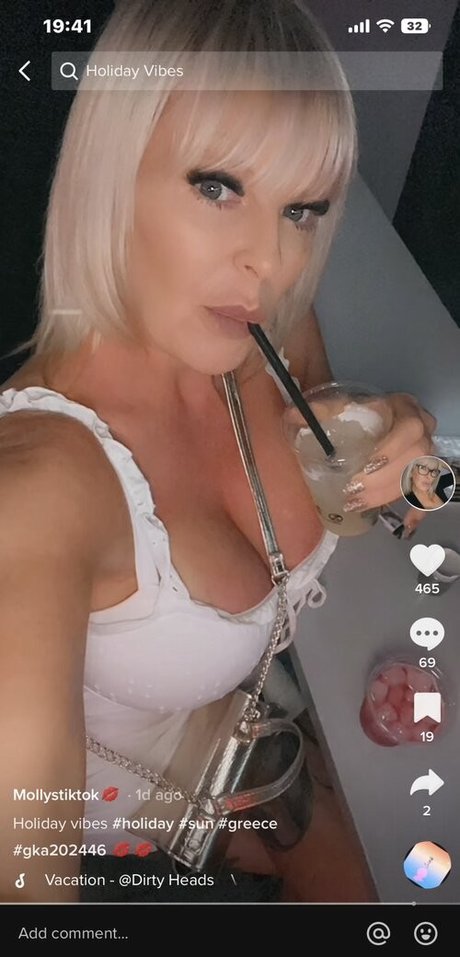 Mollyjfoxx トップモデル 写真