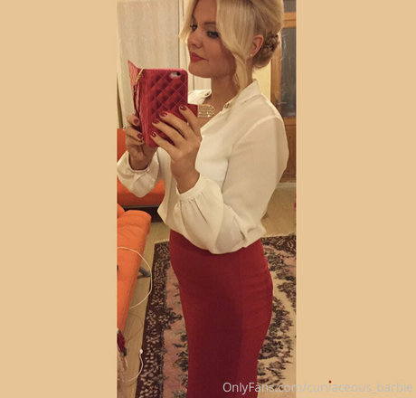 curvaceous barbie 裸のモデル 画像