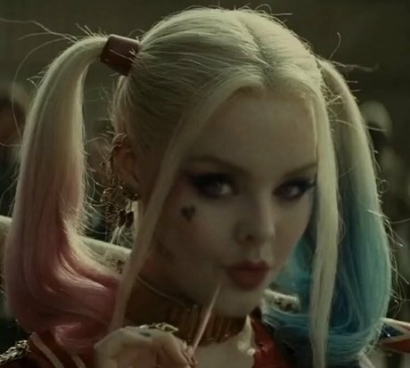 curvaceous barbie ヌードのポルノスター 写真