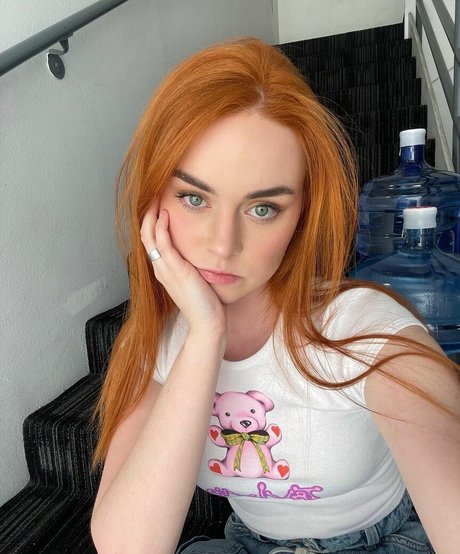 小さいチンポのシーメールオンリーファンズ 美しい 画像