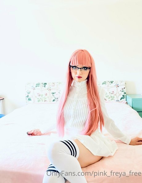pink freya free ポルノスター ヌード 写真