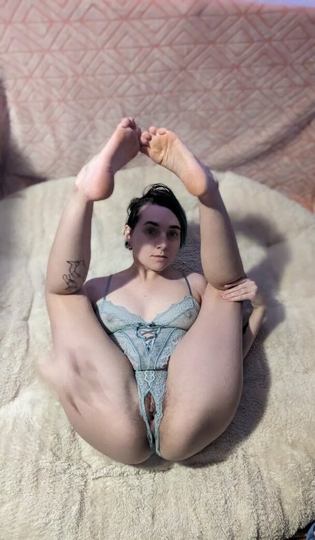毛深い足のオンリーファンズ 裸 写真