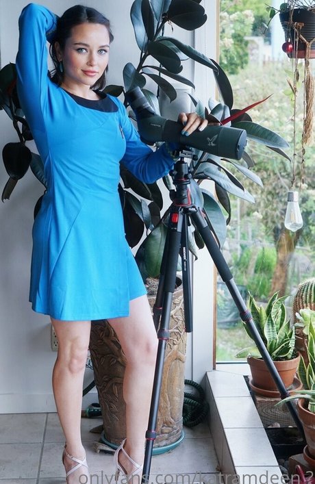 Katherine Ramdeen 完璧なスター 写真