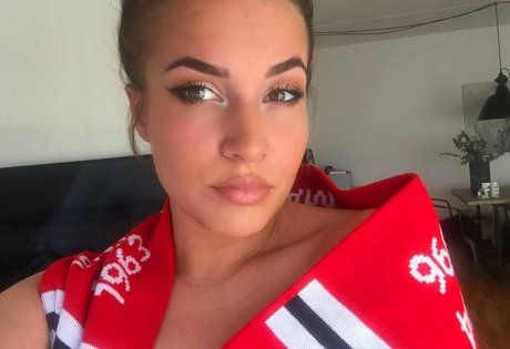 Katrina Maria 美しいスター アーカイブ