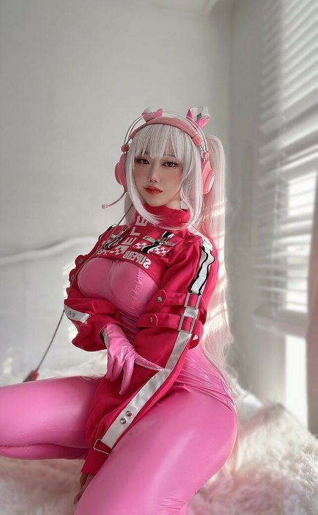 imeva ポルノスター ヌード 写真