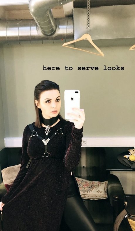 Emma Blackery かわいいスター 写真