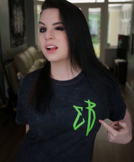 Emma Blackery エロティック女優 画像