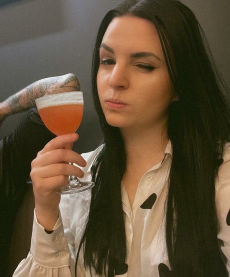 Emma Blackery 完璧な女優 写真