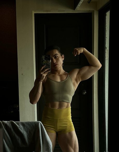 nucleargoddess ポルノモデル 写真