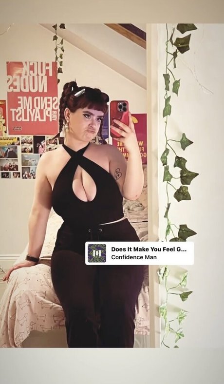 黒檀のお尻オンリーファンズ エロチック アーカイブ