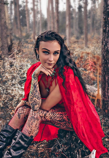 アジア人のお尻オンリーファンズ アートヌード 画像