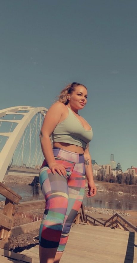 thecurvyqueen01 裸のポルノスター 写真