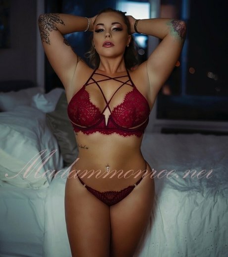 thecurvyqueen01 美しいモデル 画像