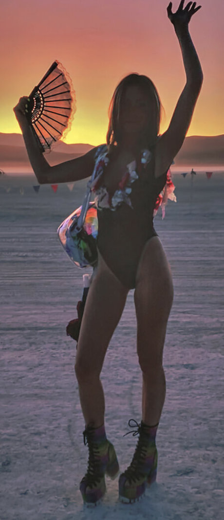 Ilgin Utin ヌードスター 写真