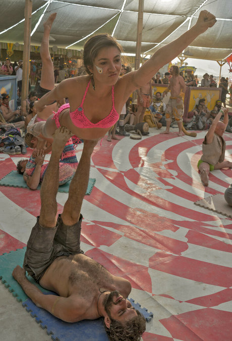 Ilgin Utin ヌードスター ギャラリー