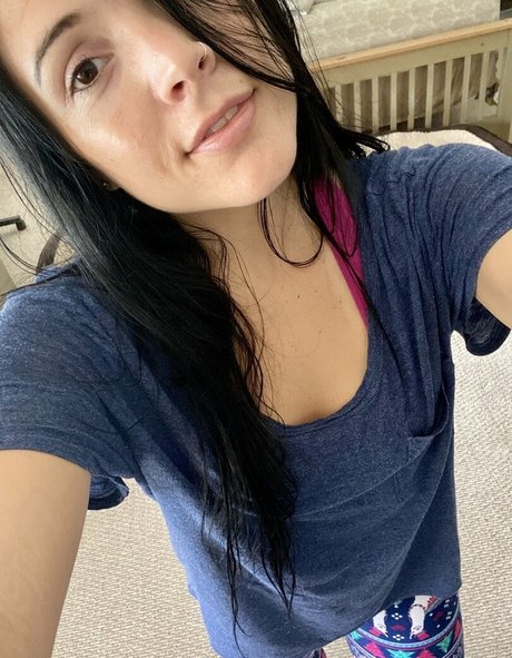 裸のシャワー オンリーファンズ セックス 写真