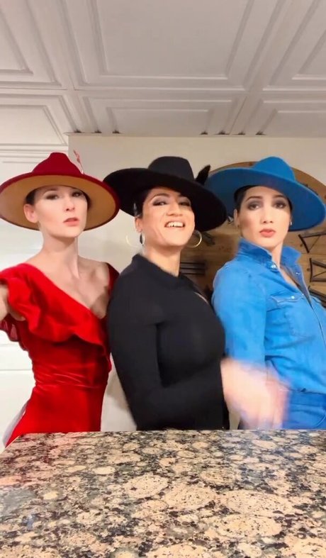 最もホットな女の子オンリーファンズ 無料セックス 写真