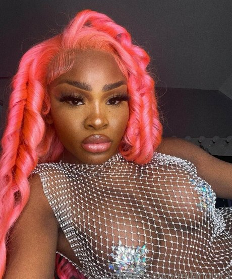 ポッグセルフィーオンリーファン 美しい 写真