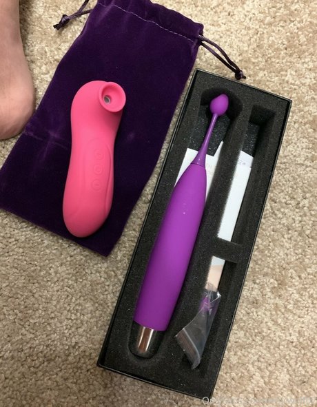 オンリーファンズを舐める ポルノ 画像