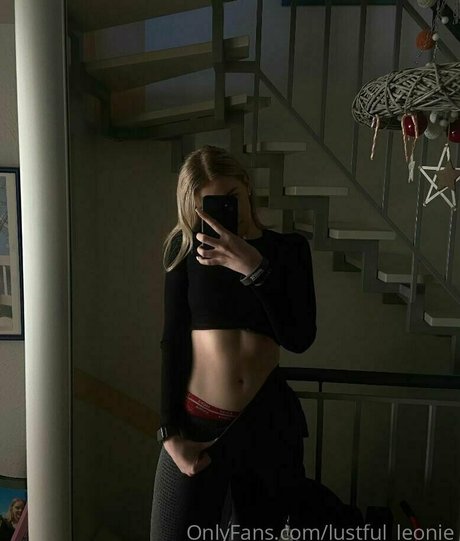lustful leonie xxx女優 写真