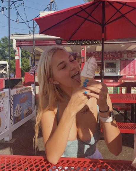 Hailey D ポルノスター セクシー 画像
