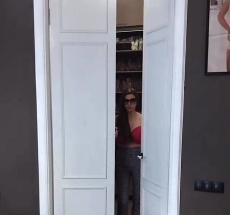 アナル エボニー オンリーファンズ アート裸 写真